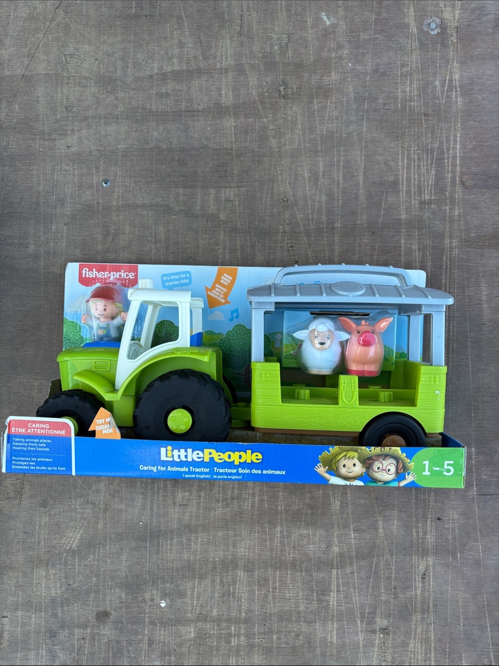2020 Fisher-Price Little People Green Tractor with Animal Trailer and Figures